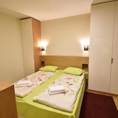 Grand Hight Tech Apartment *